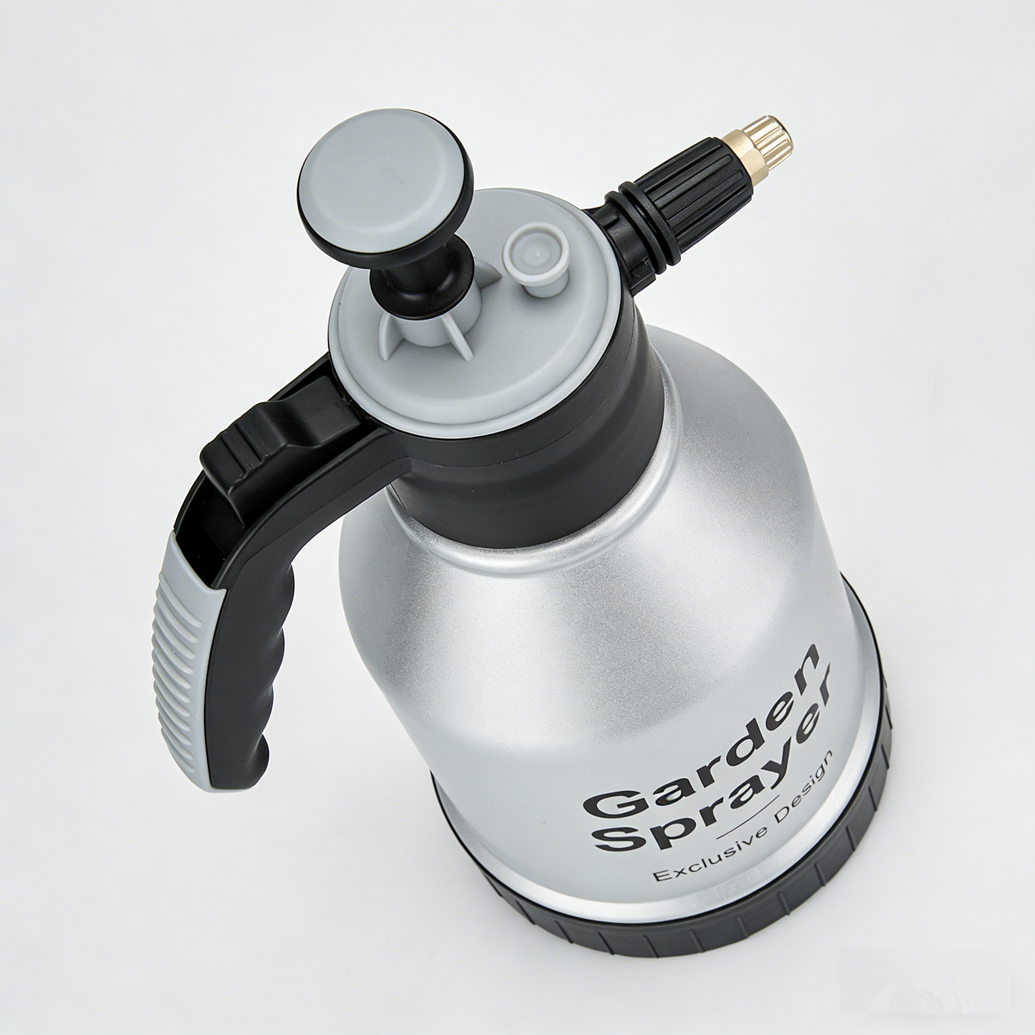 AeroSpray Pro: The Exclusive Metal Garden Pressure Sprayer